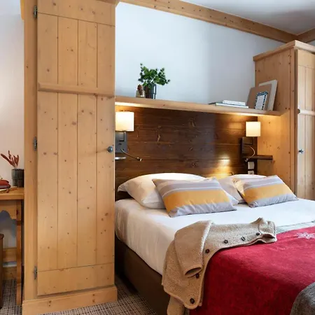 Pierre & Premium Arc 1950 Le Village Holiday park