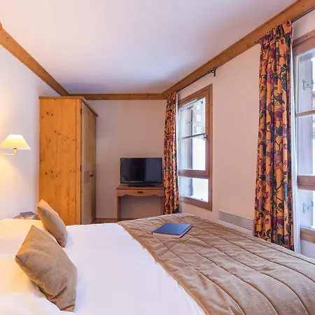 Pierre & Premium Arc 1950 Le Village 5*