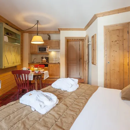 Pierre & Premium Arc 1950 Le Village 5*